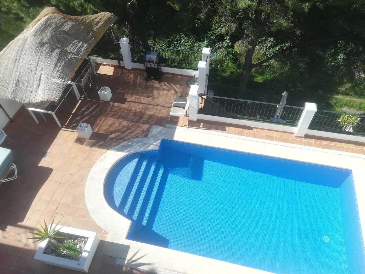 Burriana Holiday Apartments 네르하 외부 사진