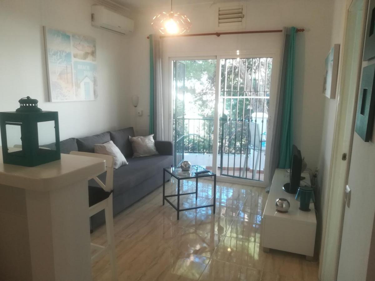 Burriana Holiday Apartments 네르하 외부 사진