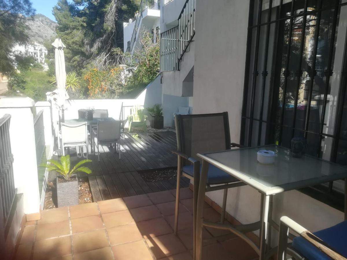 Burriana Holiday Apartments 네르하 외부 사진