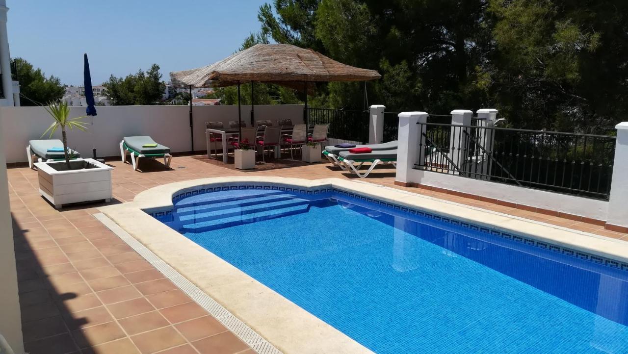 Burriana Holiday Apartments 네르하 외부 사진